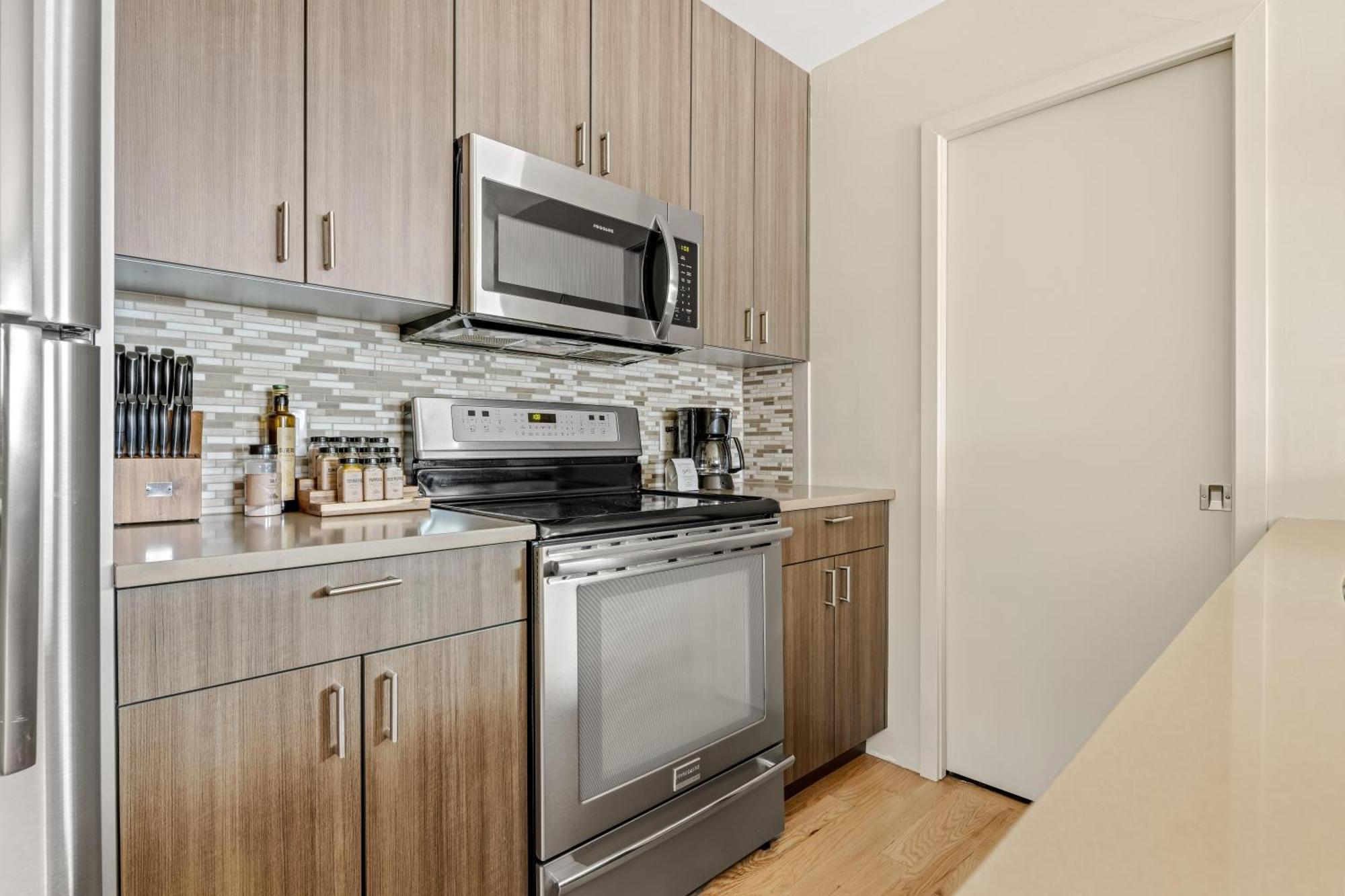 Stunning - Walk Everywhere! Sleeps 6! *